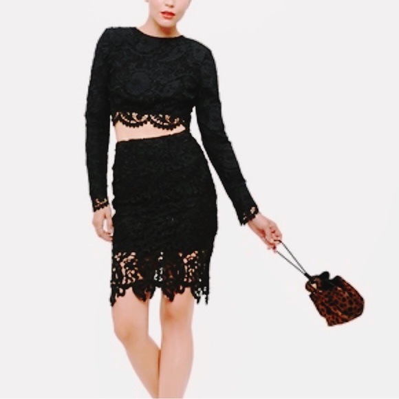 DailyLook Black ‘Venetian’ Lace Midi Skirt Size Small ASO Eva Longoria - Picture 6 of 16